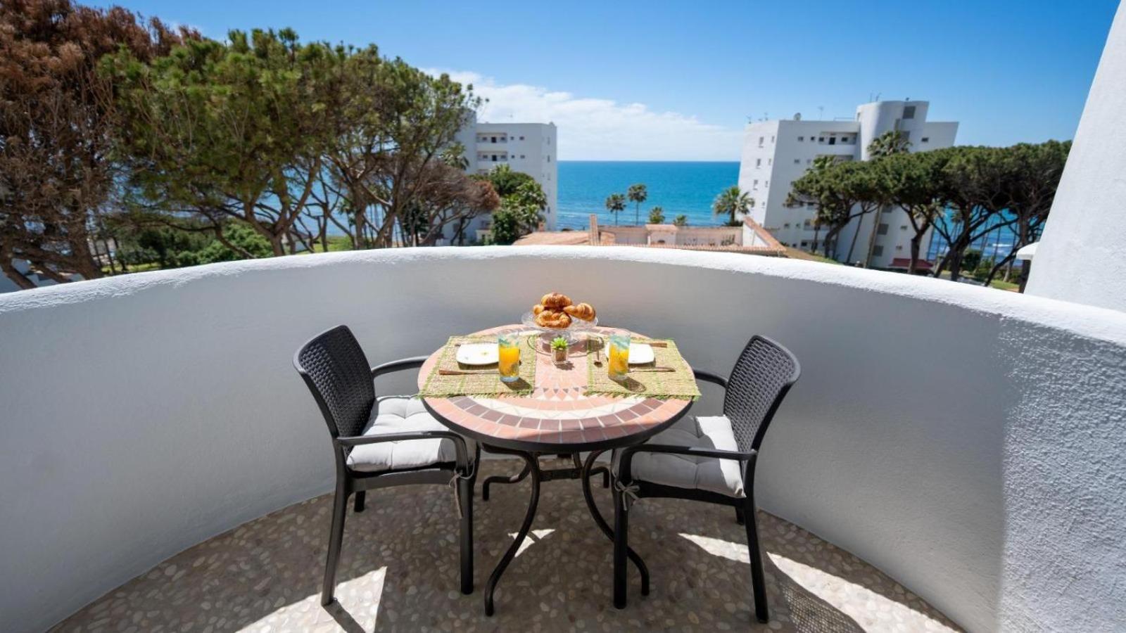 Beachfront Apartment In Calahonda MIJAS COSTA Luaran gambar