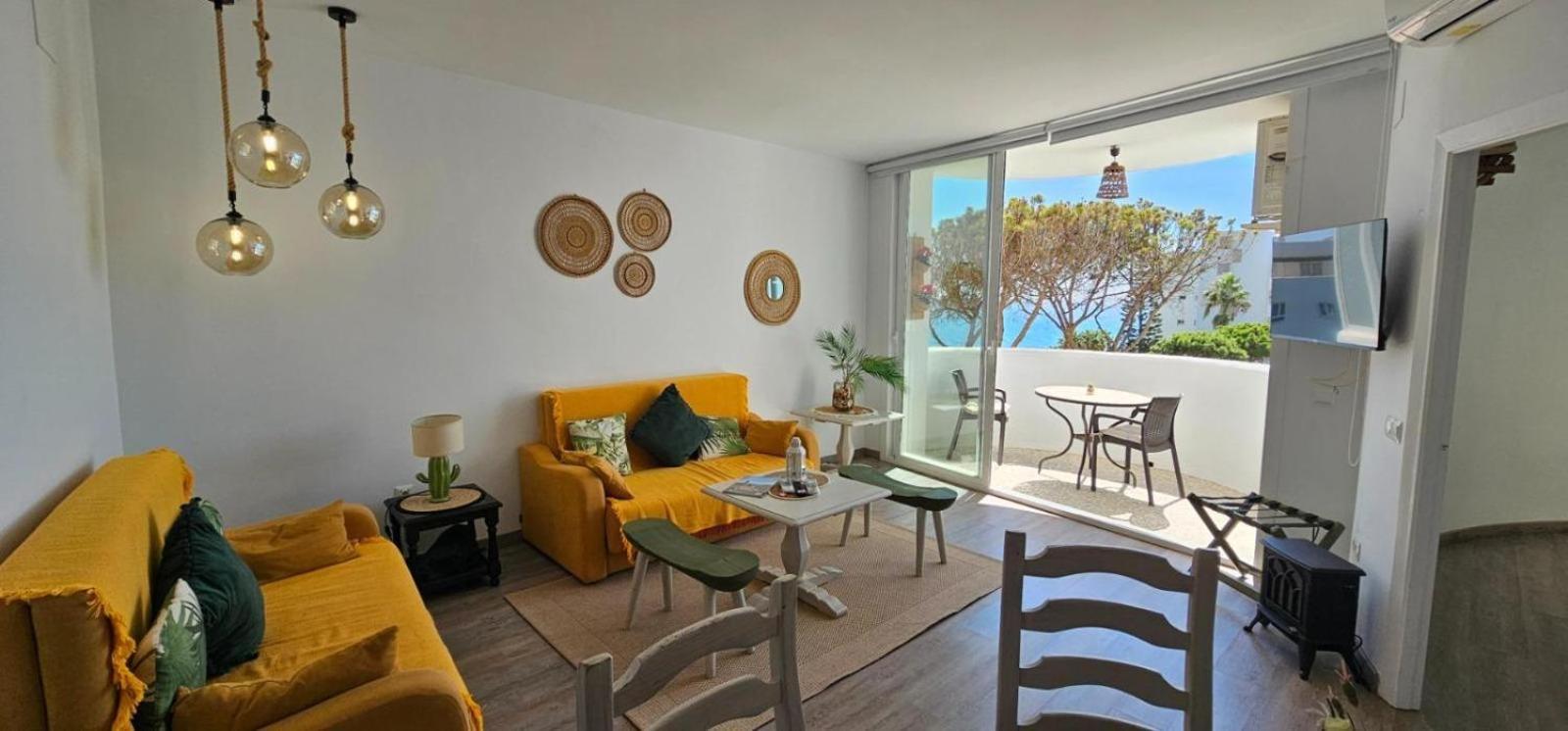 Beachfront Apartment In Calahonda MIJAS COSTA Luaran gambar